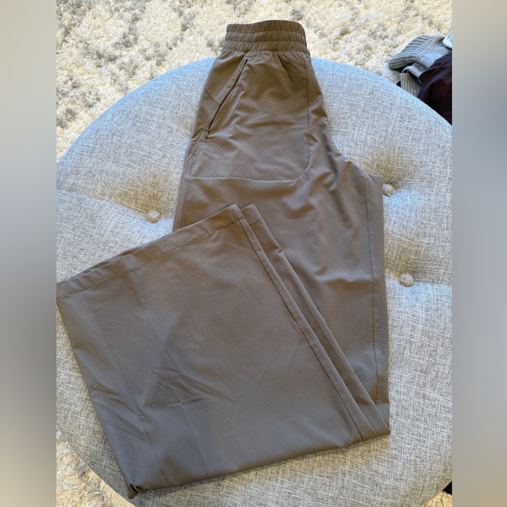 Lululemon swift mid rise wide leg pants.  Size 4.  Color army green.